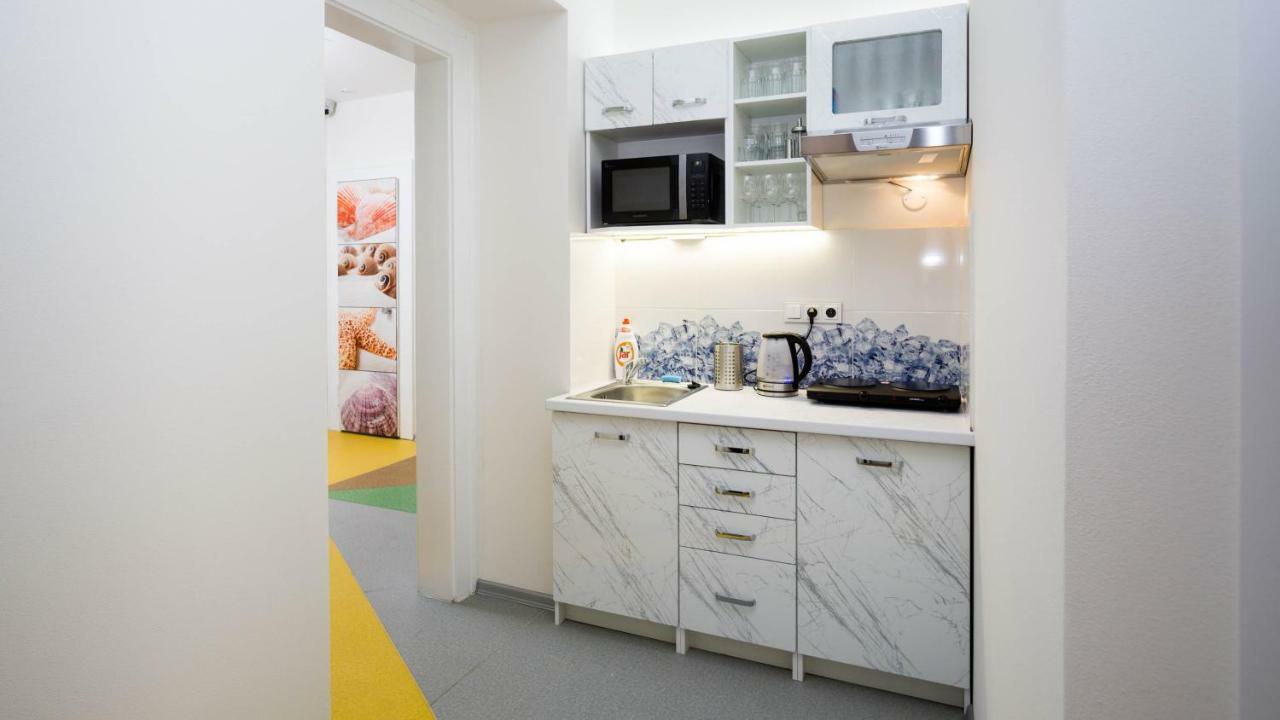 Apartment Four Year Seasons - Walkable To Centre, Metro And Riverside Πράγα Εξωτερικό φωτογραφία