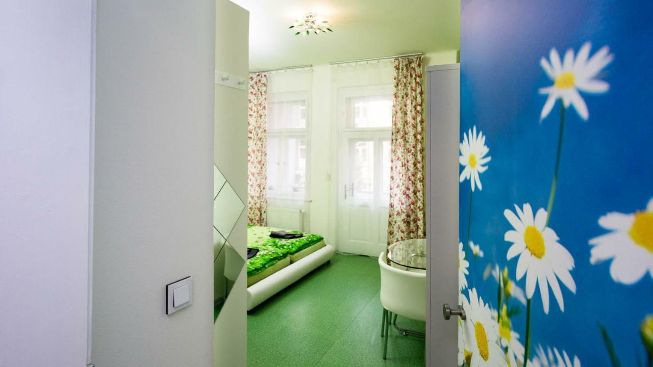 Apartment Four Year Seasons - Walkable To Centre, Metro And Riverside Πράγα Εξωτερικό φωτογραφία