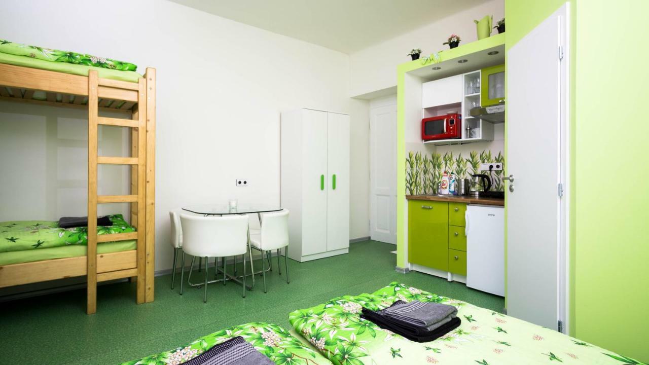 Apartment Four Year Seasons - Walkable To Centre, Metro And Riverside Πράγα Εξωτερικό φωτογραφία