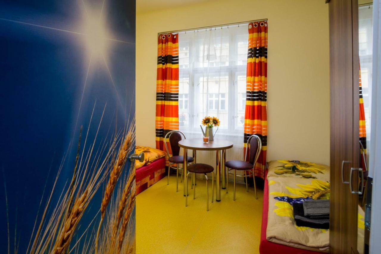 Apartment Four Year Seasons - Walkable To Centre, Metro And Riverside Πράγα Εξωτερικό φωτογραφία