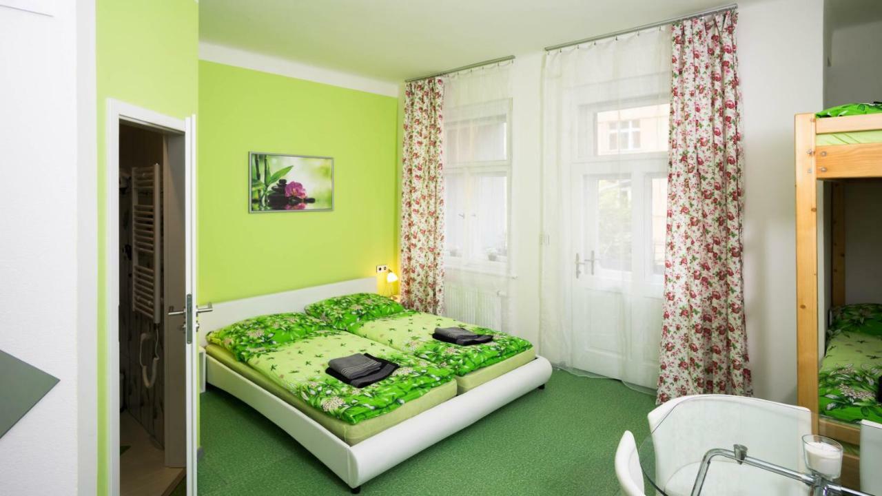 Apartment Four Year Seasons - Walkable To Centre, Metro And Riverside Πράγα Εξωτερικό φωτογραφία
